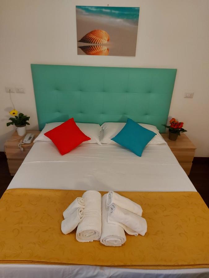 Hotel Senza Pensieri Риччоне Екстер'єр фото