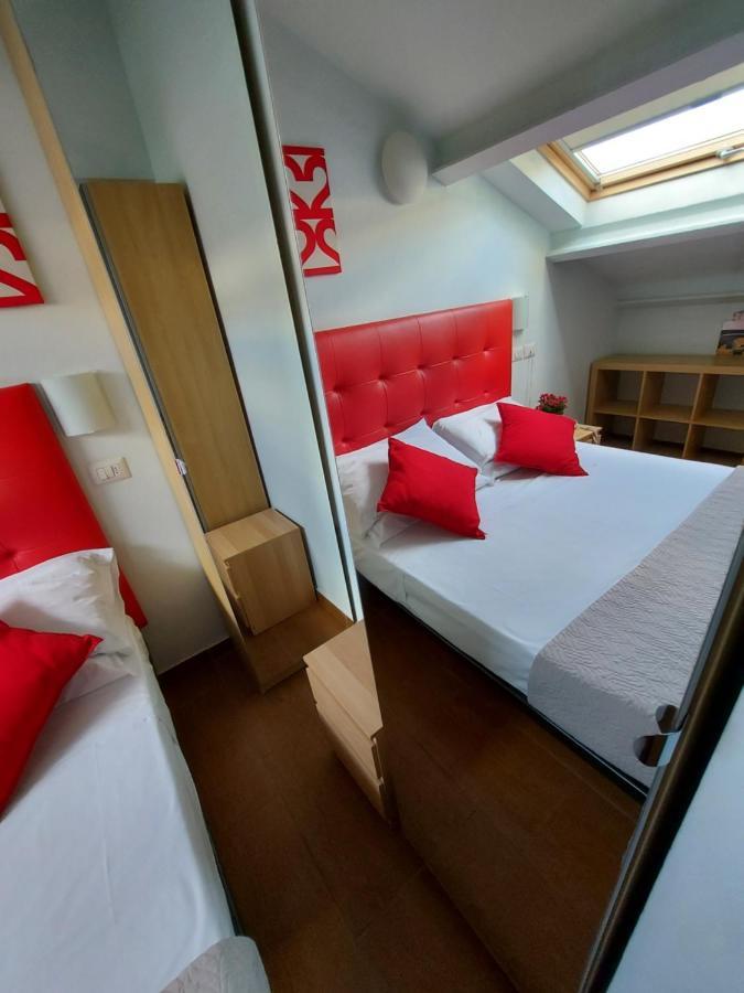 Hotel Senza Pensieri Риччоне Екстер'єр фото