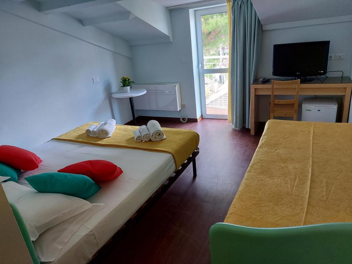 Hotel Senza Pensieri Риччоне Екстер'єр фото