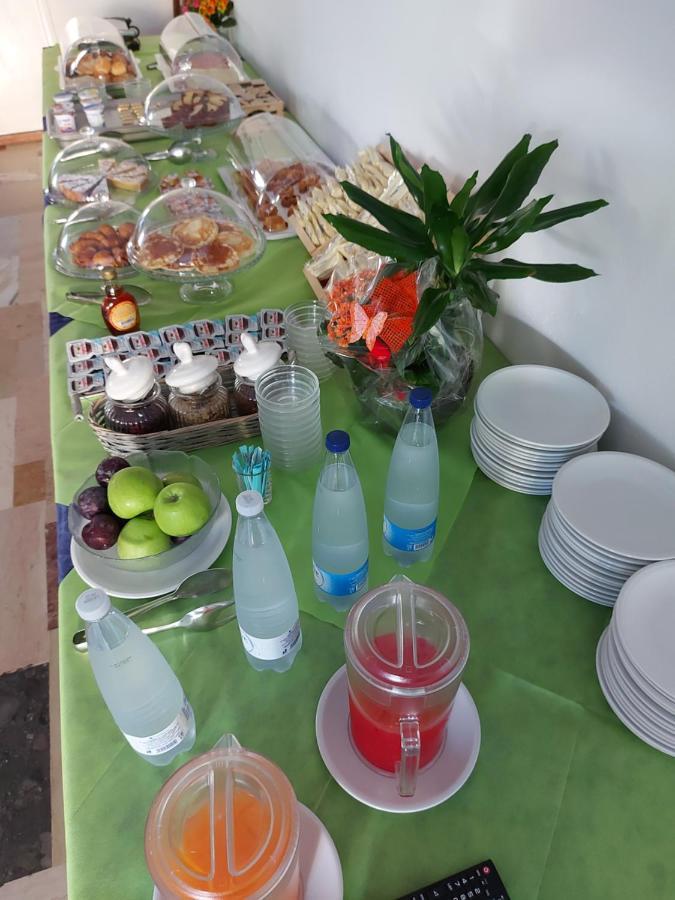 Hotel Senza Pensieri Риччоне Екстер'єр фото